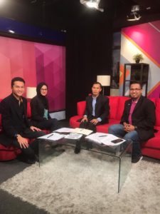 Sharing opinions on issues of “Kahwin Muda: Kekal Tak Lama?” live on Channel W